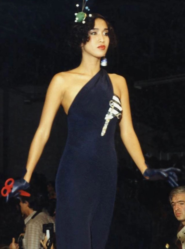 1983, the Ciseaux dress, created by Lagerfeld for the collection dedicated to the theme of sewing for Chloé.