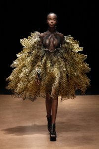 Iris van Herpen Sensory Seas couture gown inspired by neuroscience and marine ecology, featuring fluid lines that echo synapses and ocean fibers.